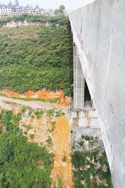 File:LuojiaoheBeam&SlopeTrail.jpg