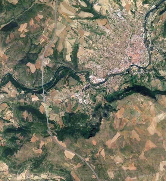 File:MillauViaductSatelliteWide.jpg