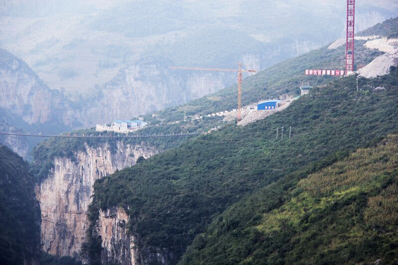 File:XixiheRailwayEastSideCranes.jpg