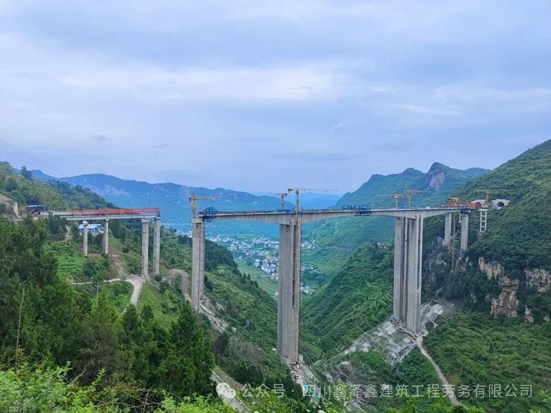 File:ZhulinwanBlueSky2.jpg