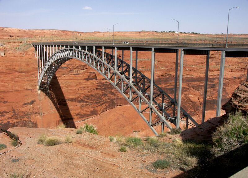 File:GlenCanyonDamBridge106.jpg