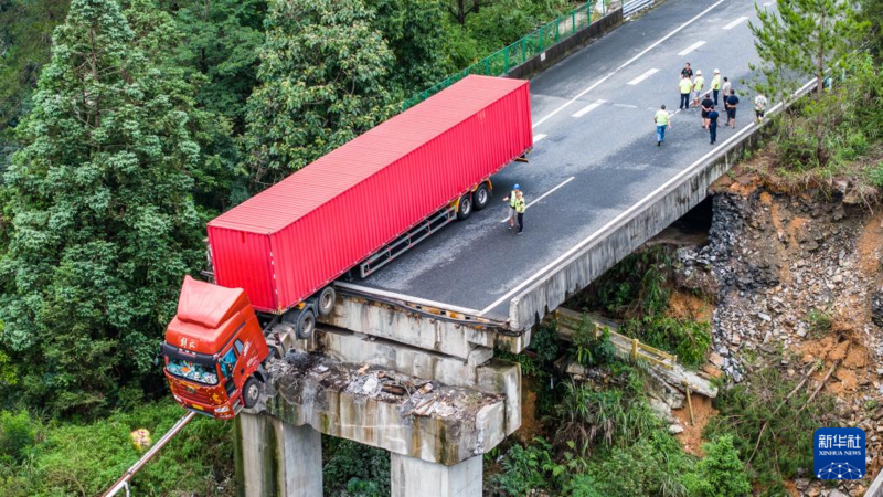 File:HouziheTruck2.png