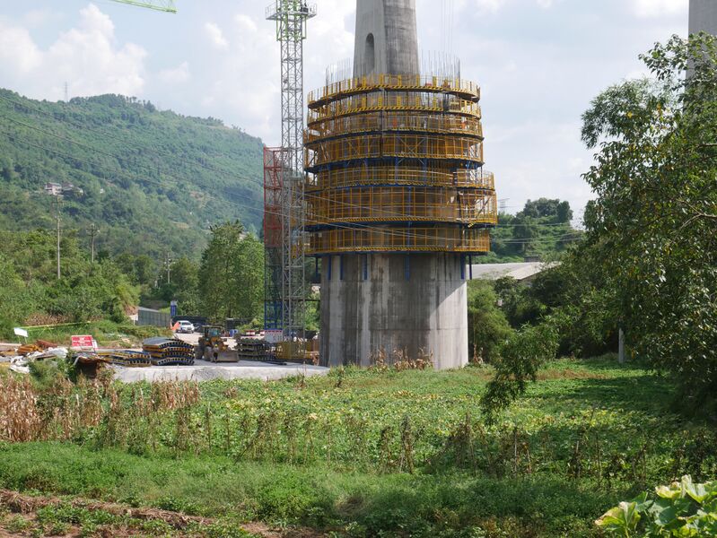File:Xinqiao Railway Bridge YuwanFoundation12.JPG