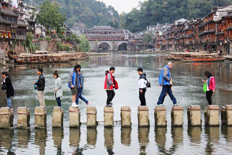 File:105PhoenixCityFootbridgeByBenUsagani copy.jpg
