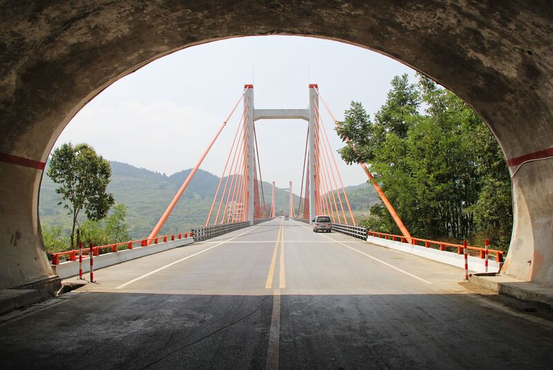 File:132WujiangSuspensionFromTunnel.jpg