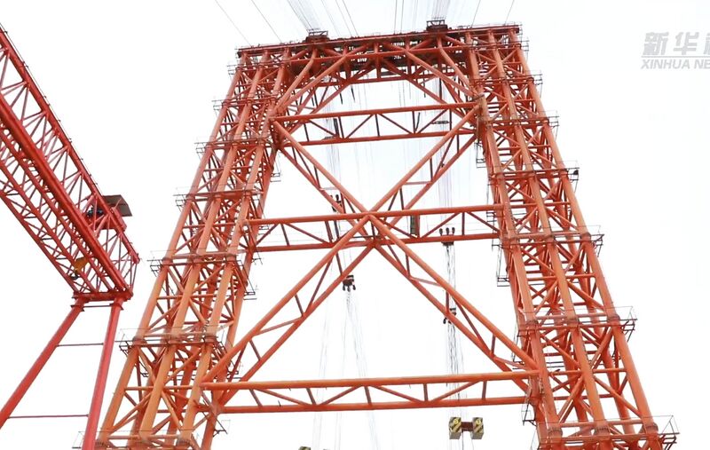 File:Taohe bridge LanyonglinHighlineTower.jpg