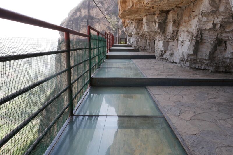 File:Tianjishan GlassPanelsEdge2.JPG