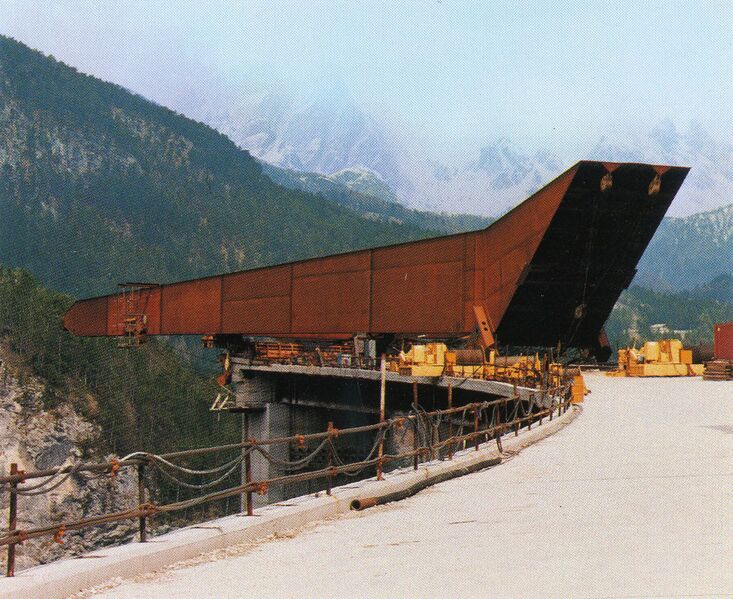 File:3PiaveBridge.jpg