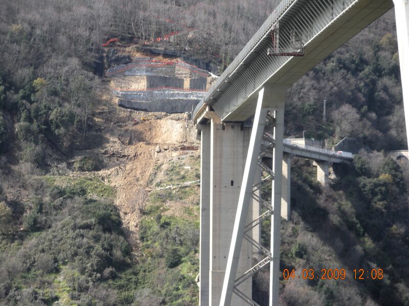 File:28SfalassaBridge.JPG