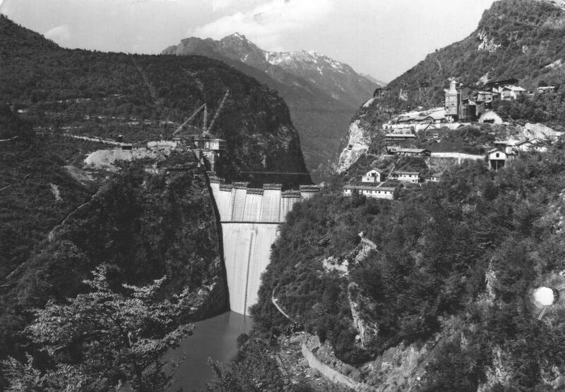 File:5VajontFootbridge.jpg