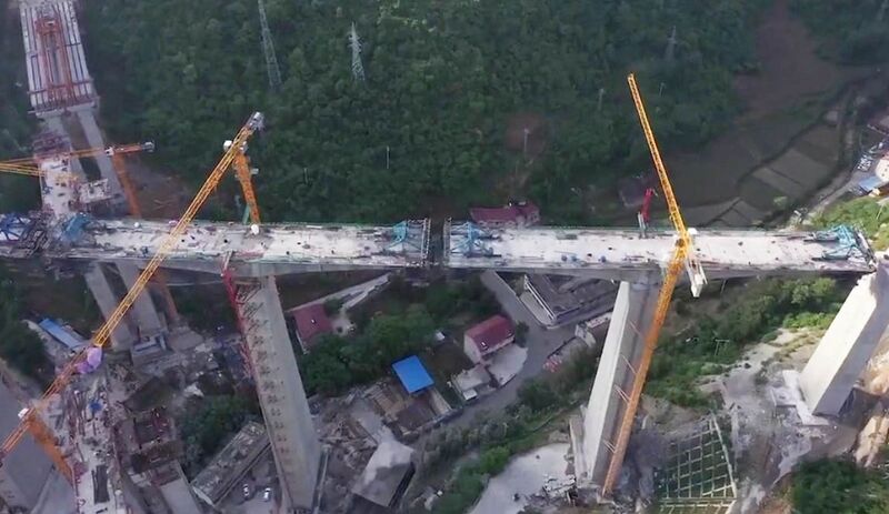 File:Lianghekou railwayDownClosure.jpg