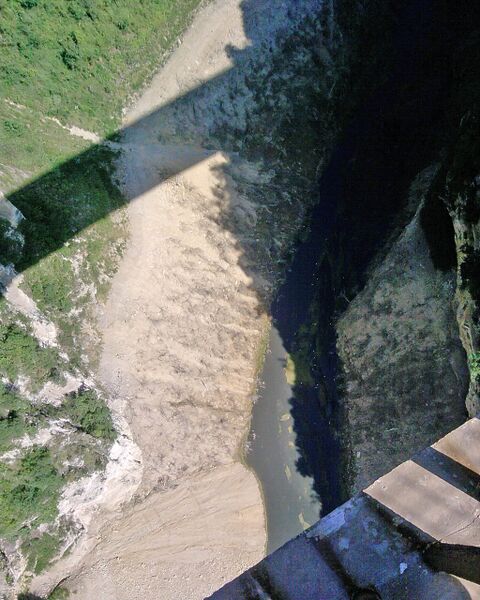 File:MaotaiRiverGorge.jpg