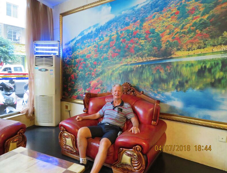 File:278ManningHotelByEllyFilmer.JPG