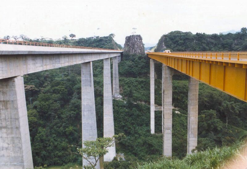 File:3MetlacRailwayBridge.jpg