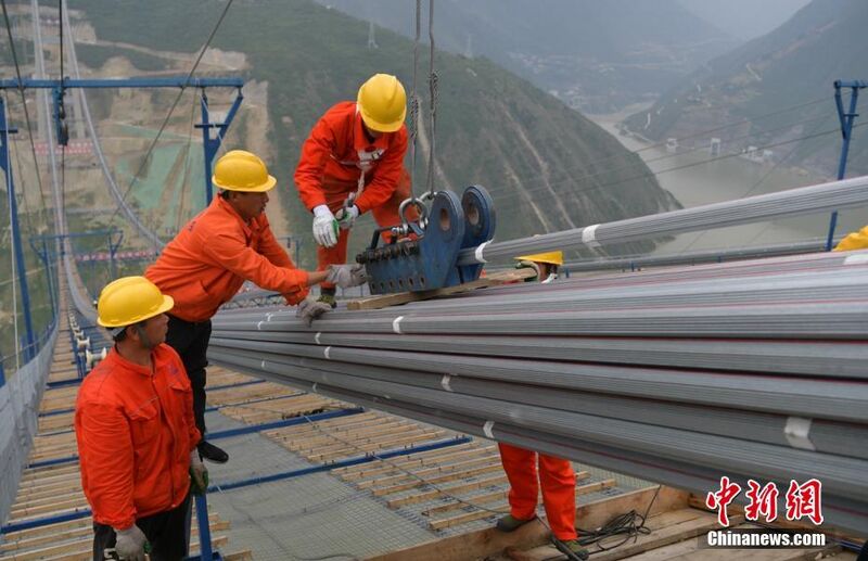 File:Daduhe bridge Xingkang6.jpg
