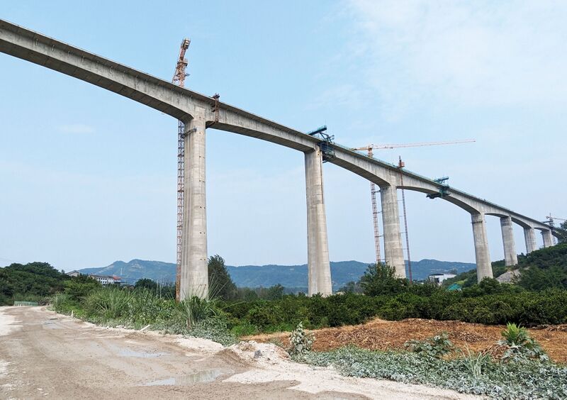 File:Huangbaihe RailwayBeams.jpg