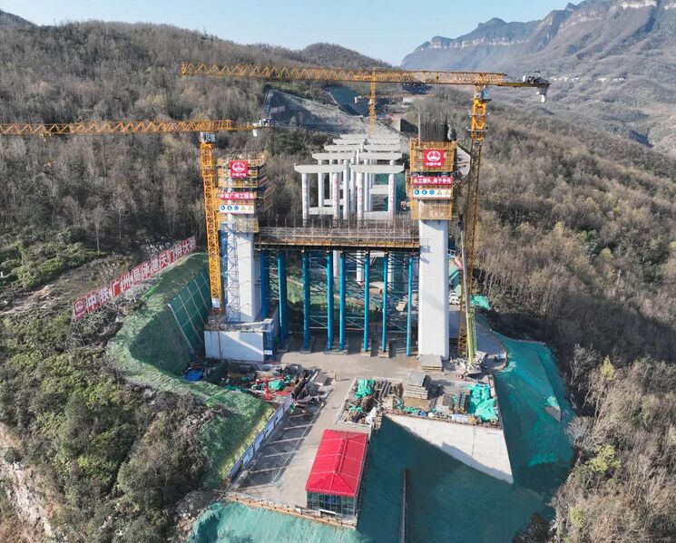 File:TianmenTowerCraneLookingWest.jpg
