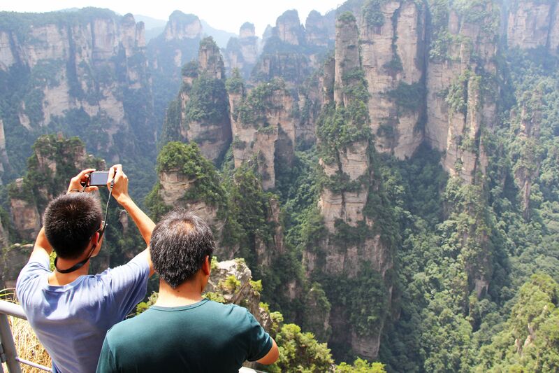 File:183ZhangjiajieParkFootbridgeBruce&Chen.jpg