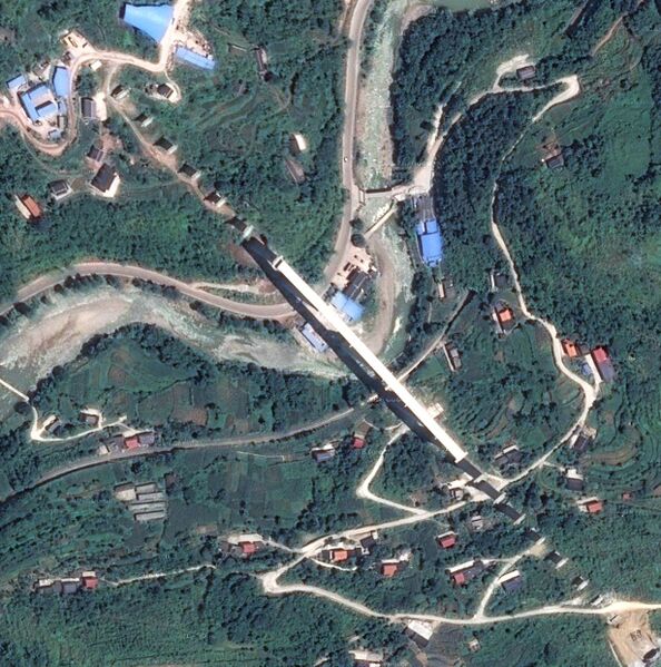 File:MaduheRailwaySatellite.jpg