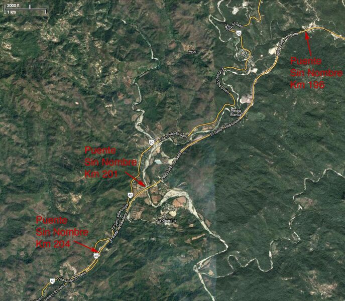 File:DurangoHwyKm195-206.jpg