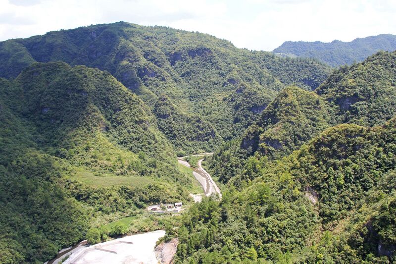 File:SanjiaoyanBridge3RiverValleySouth.jpg