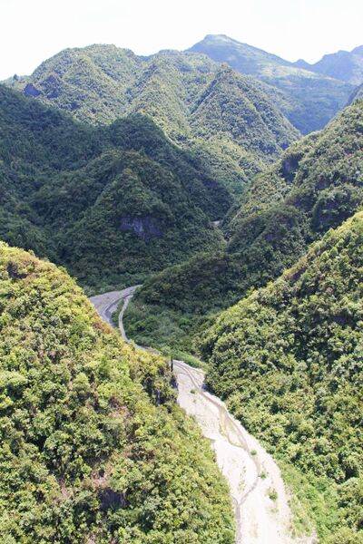 File:Zhangjiadong2Valley.jpg