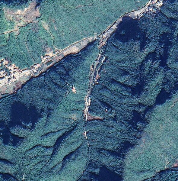 File:Zhuhai GlassSatellite.jpg
