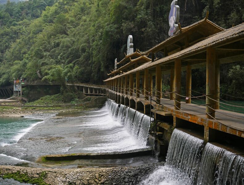 File:AyiheWaterfallDam.JPG