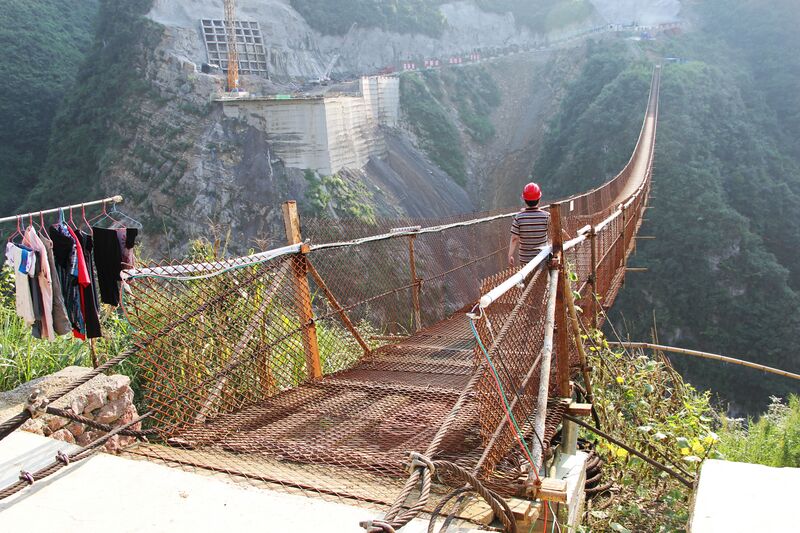 File:YangshuiheFootbridgeEnd.jpg