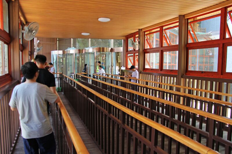 File:ZhangjiajieGlass2018View58.JPG