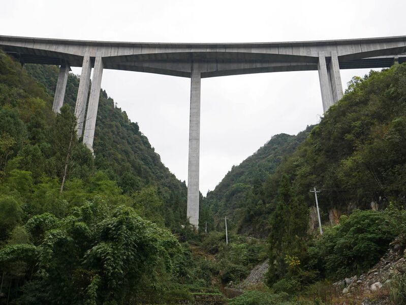 File:ChenjiagouOneCenterPier.JPG