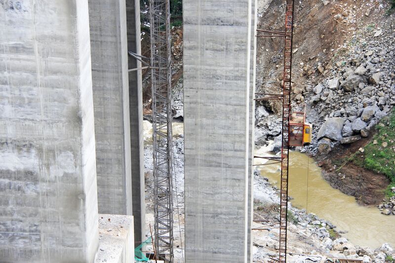 File:Luoshuidong&River.jpg