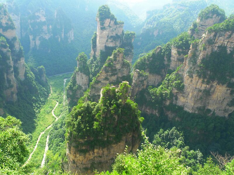 File:176ZhangjiajieViewbyBruceLee.jpg