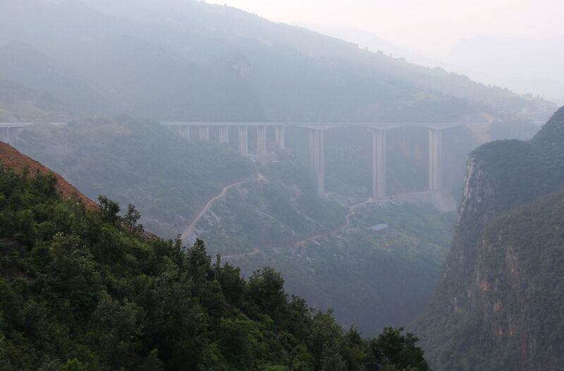 File:LaoyingyanLonglens.jpg