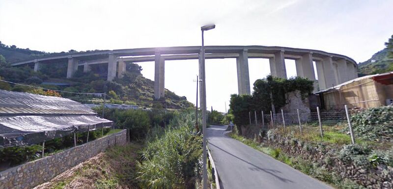 File:ValleLatteProb40mtrSpans.jpg