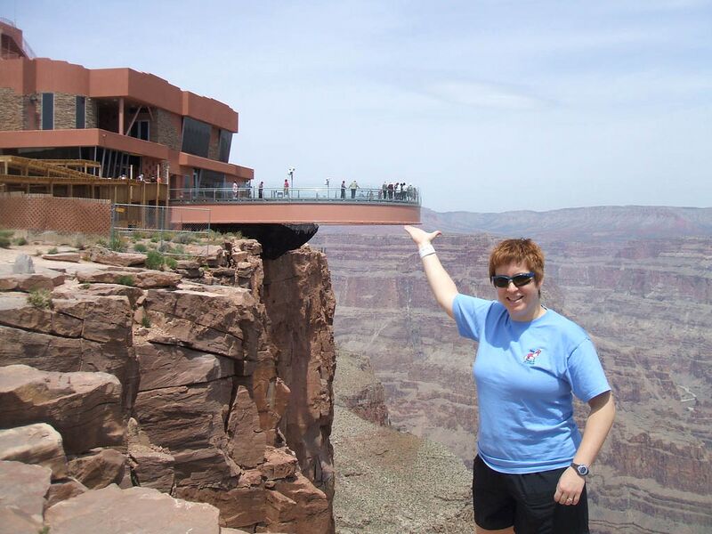 File:7SkywalkGnomeCrossing.jpg