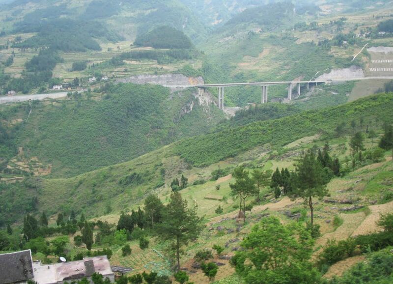 File:G75NearYelanghe.jpg