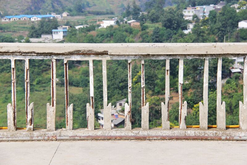 File:LiuguangheArchRailingDecay.jpg