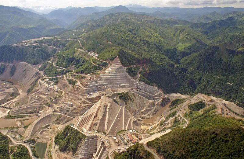 File:LaYescaDamConstruction.jpg