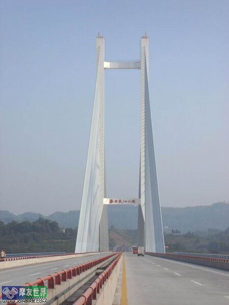 File:LuzhouSingleTower.jpg