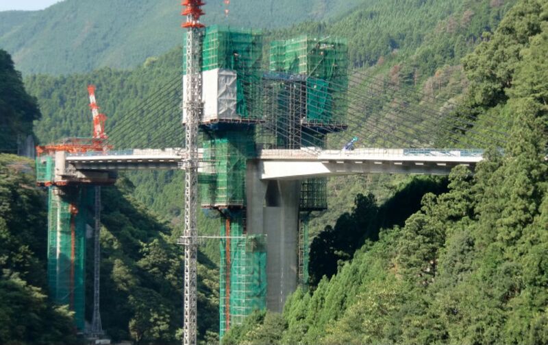 File:YumekakeConstLonglens.jpg