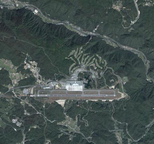 File:3HiroshimaAirport.jpg