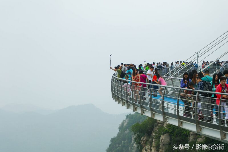 File:ZiboTanxiMountainGlassFootbridge19.jpg