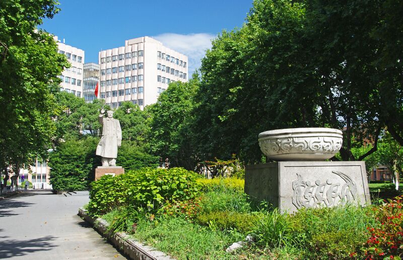 File:8TongjiMaobyRichard.jpg