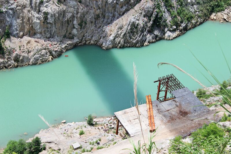 File:BeipanjiangQinglongRiverReservoir.jpg