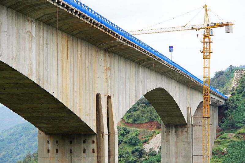 File:MaguoheLonglensRailing.jpg