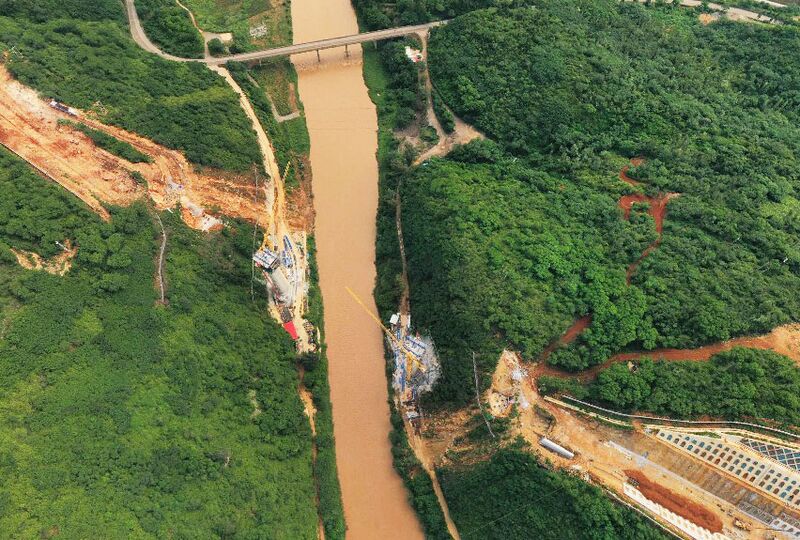File:Nanpanjiang Railway Bridge MimengDown.jpg