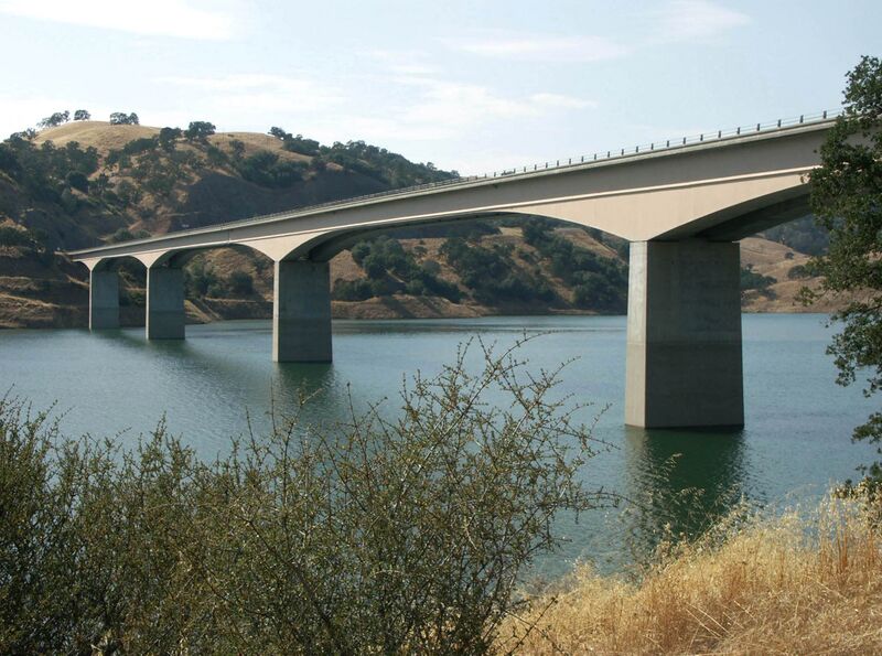 File:1ArchieStevenotBridge.JPG