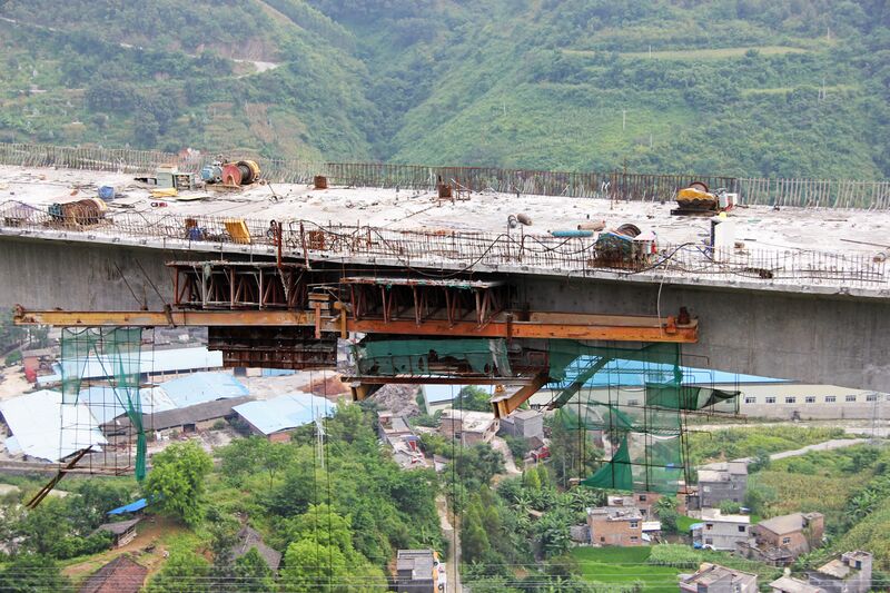 File:Qiaomalinchang-1BridgeDeckConst.jpg