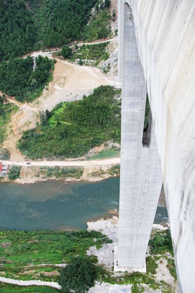 File:TongzihePier&River.jpg